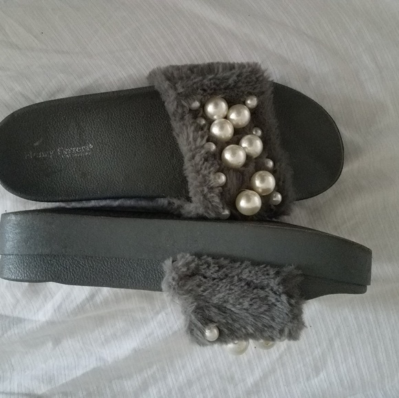 Henry Ferrara Wedged Slides - Picture 1 of 2